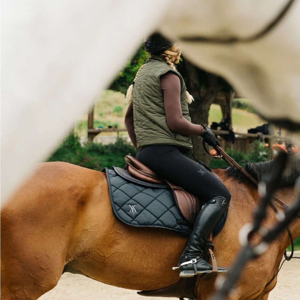YAGYA Quilted Riding Vest NWT - Picture 4 of 8